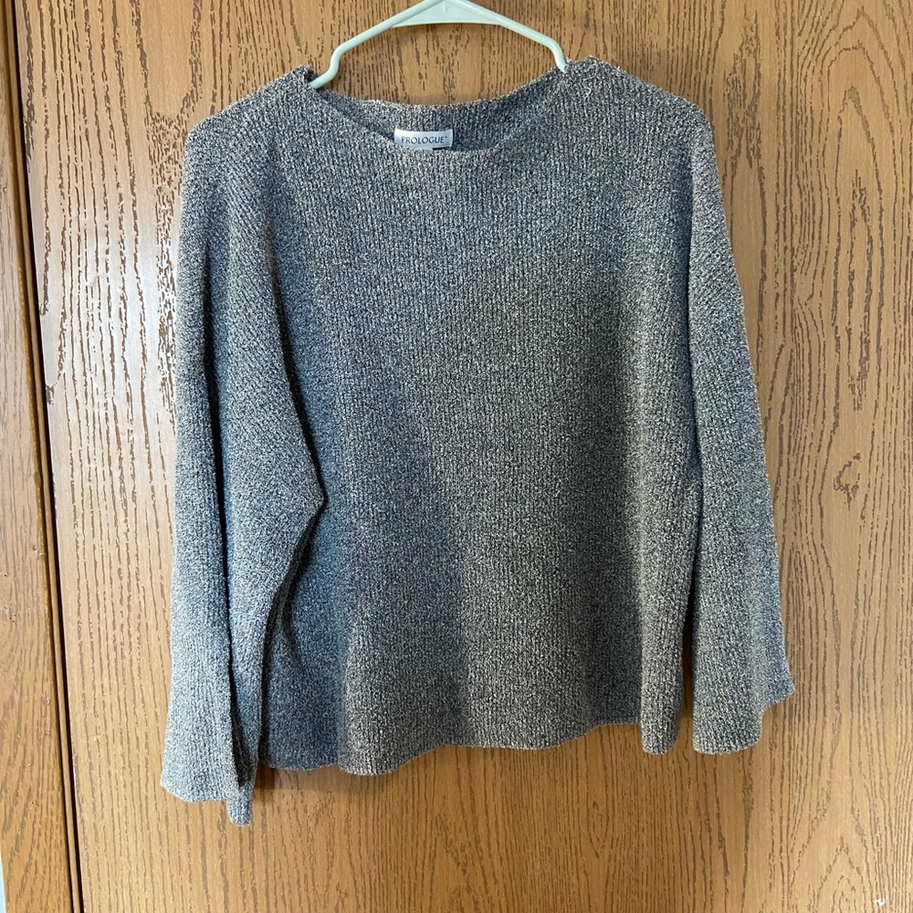 Size L gray sweater